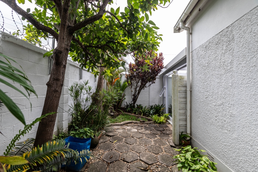 2 Bedroom Property for Sale in Berea Eastern Cape